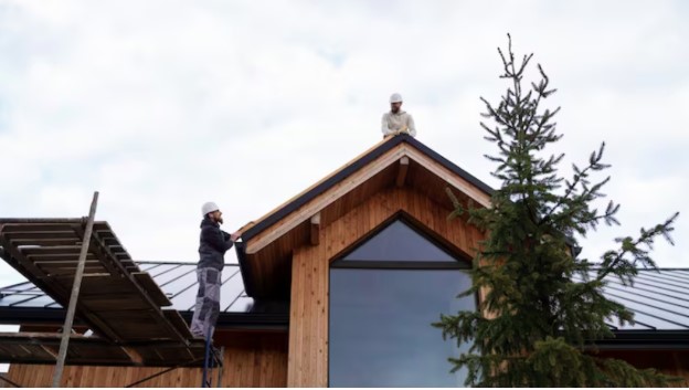 Signs It’s Time to Call a Professional Roofing Contractor for Your Home